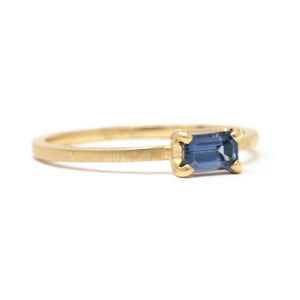 Regal Blue Sapphire Horizontal Ring