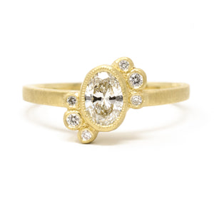 Scattering Light White Diamond Cluster Ring