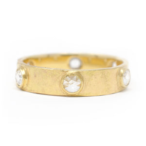 Grounded Medium Diamond Band