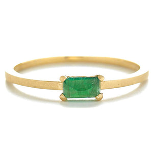 Dreamy Emerald Horizontal Ring
