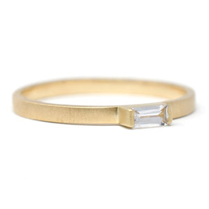 Twinkle Baguette Horizontal Sapphire Ring