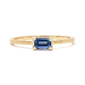 Regal Blue Sapphire Horizontal Ring